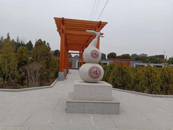 閻良漢皇樹(shù)葬骨灰公墓在墓位材質(zhì)和設(shè)計(jì)上有哪些特色,這些特色如何滿足不同家屬的需求?