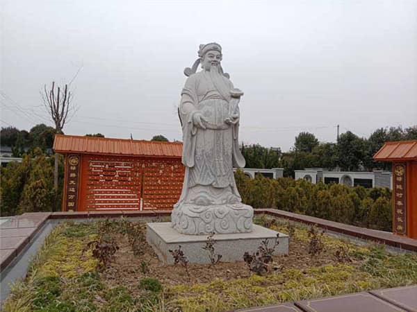 閻良漢皇樹葬骨灰公墓中的烈士陵園有何特殊意義,以及它在紀念日會開展哪些活動?