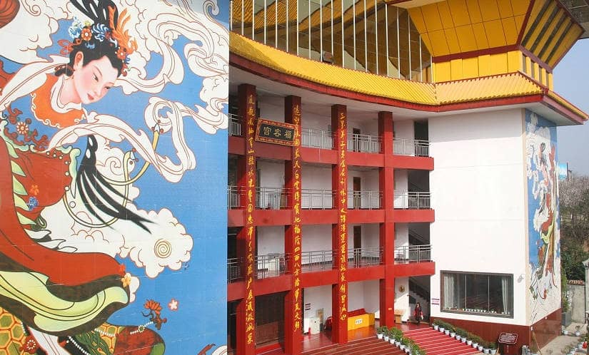 西安鳳棲山墓園為了方便群眾，設立了多個辦事處