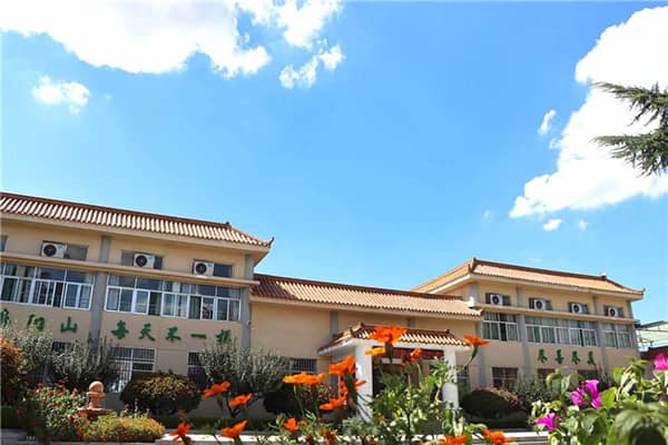 西安壽陽山墓園永安園水晶墓區(qū)的墓碑規(guī)格是怎樣的？