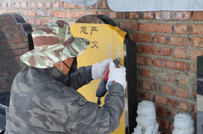 在西安壽陽山墓園的便民服務(wù)站，客戶可以獲得哪些個性化的服務(wù)體驗？