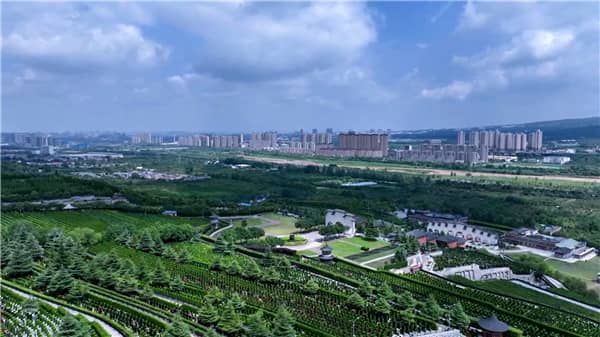 西安霸陵墓園有哪些特色？