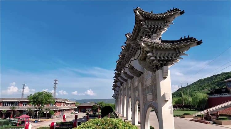 西安霸陵墓園新區(qū)是否提供個(gè)性化的墓地定制服務(wù)？