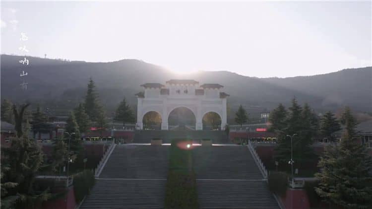 前往西安霸陵墓園祭掃，除了自駕外還有哪些便捷的公共交通方式？