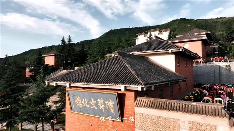 西安霸陵墓園，西安霸陵墓園的環(huán)境與服務