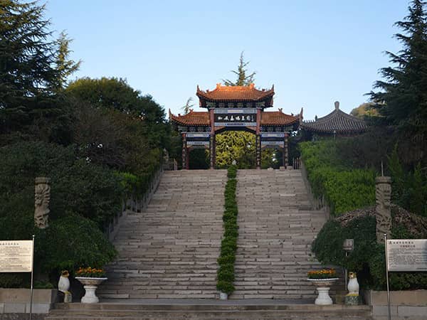 西安高橋墓園清明祭掃，墓地購買攻略