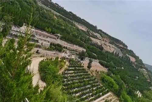 西安高橋墓園的自然環(huán)境有何特色?